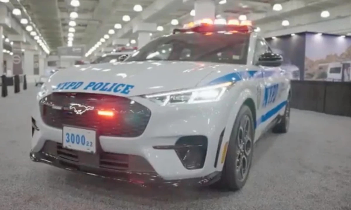 VOITURE RADIOCOMMANDEE FORD MUSTANG US POLICE