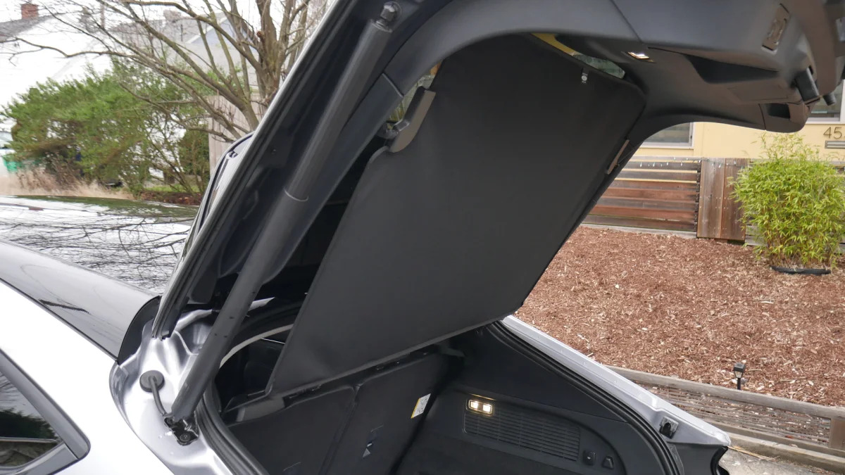 2021 Ford Mustang MachE luggage test cargo cover in place