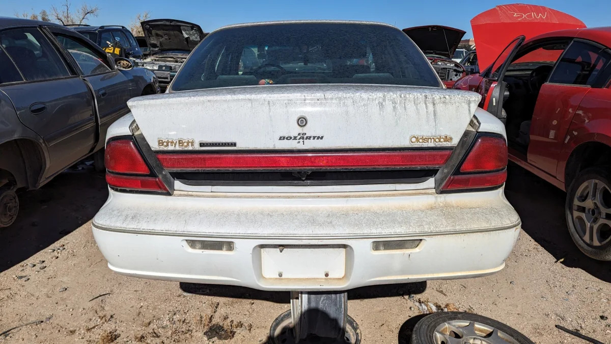 40 - 1999 Oldsmobile 88 in Colorado junkyard - photo by Murilee Martin
