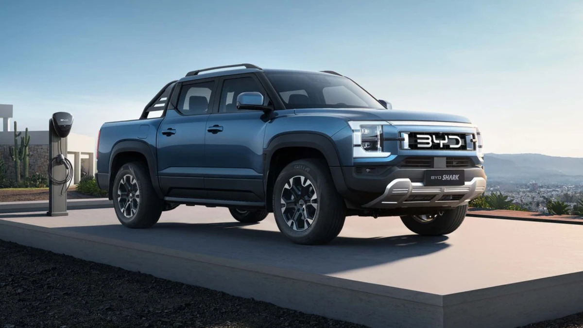 BYD Shark PHEV pickup truck heads to Mexico