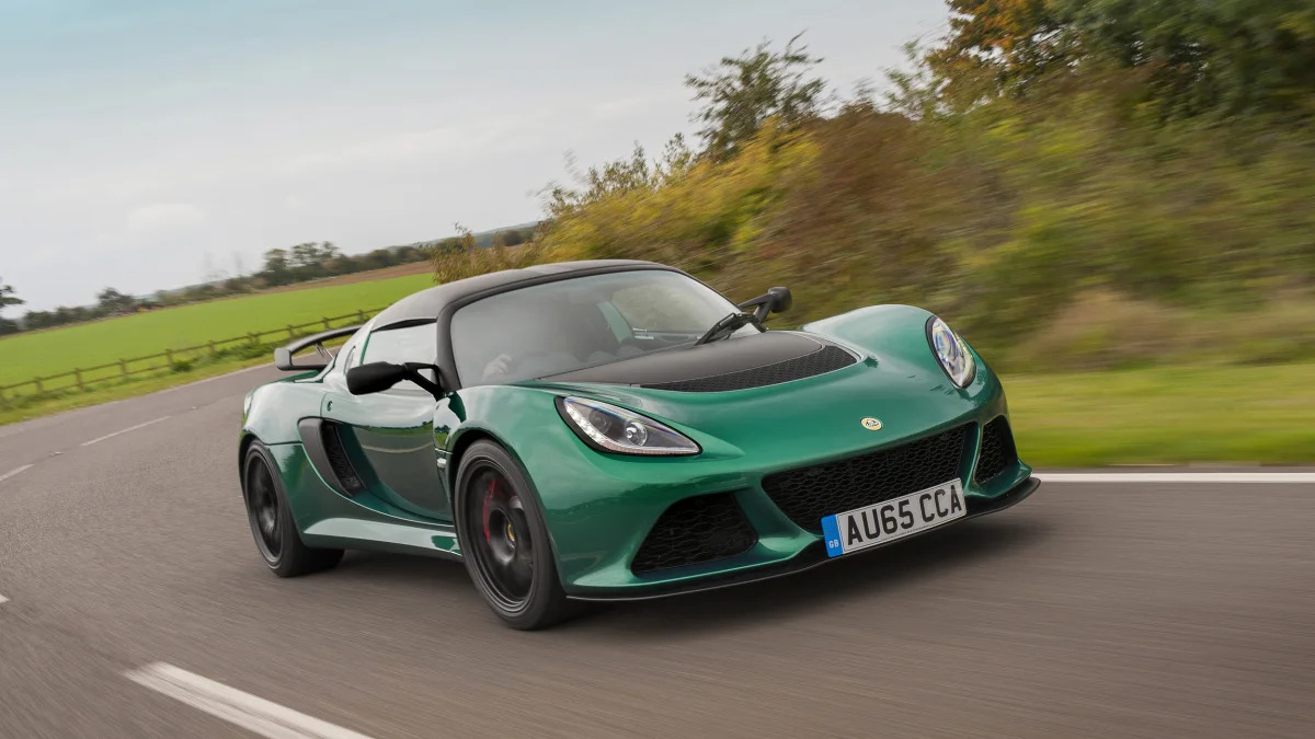 Lotus Exige Sport 350 green front 3/4 motion
