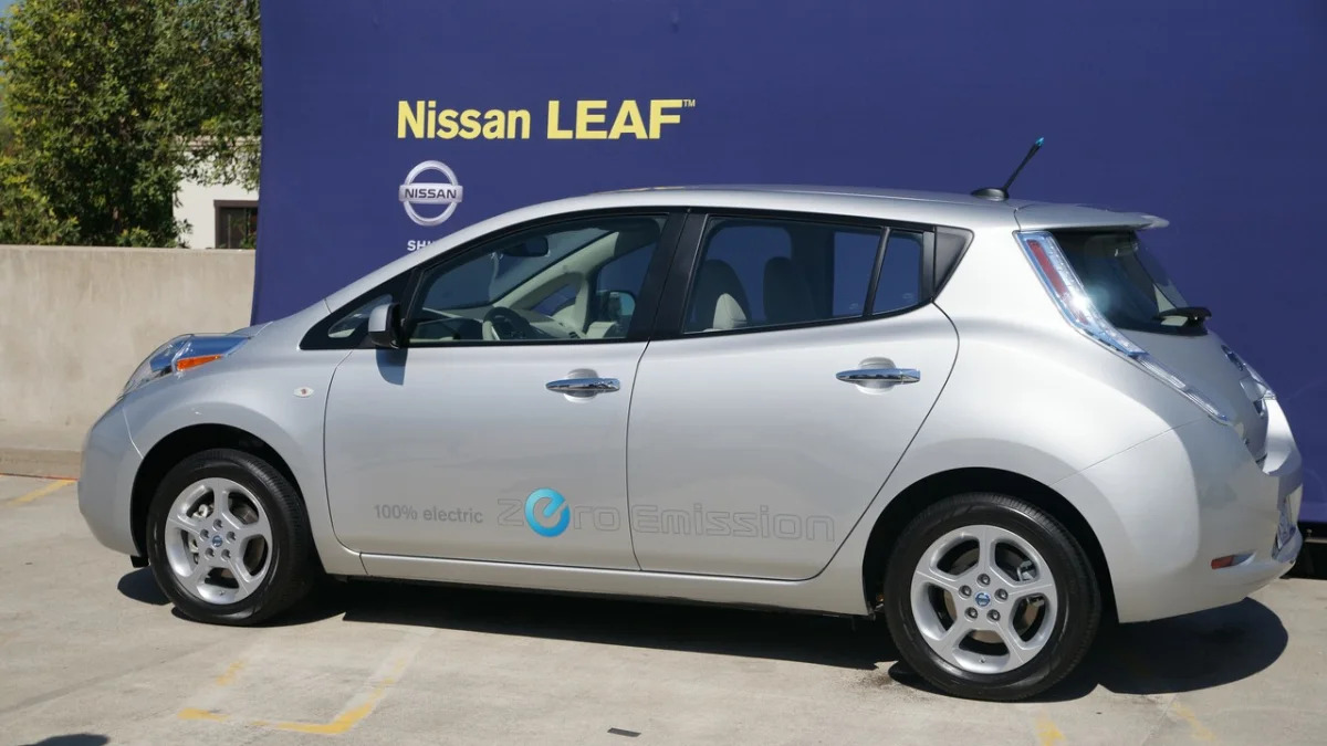 Nissan Leaf drive electric tour